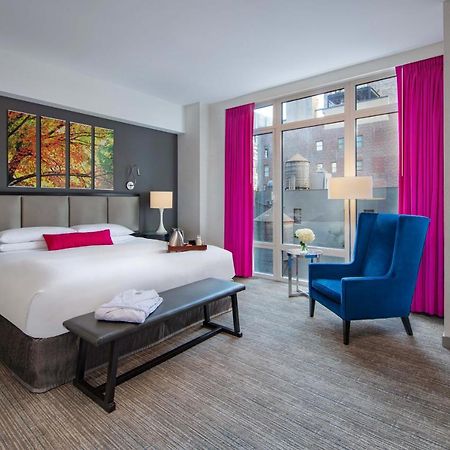 Royalton Park Avenue Hotel New York Exterior photo A guest room at the Hotel Commonwealth