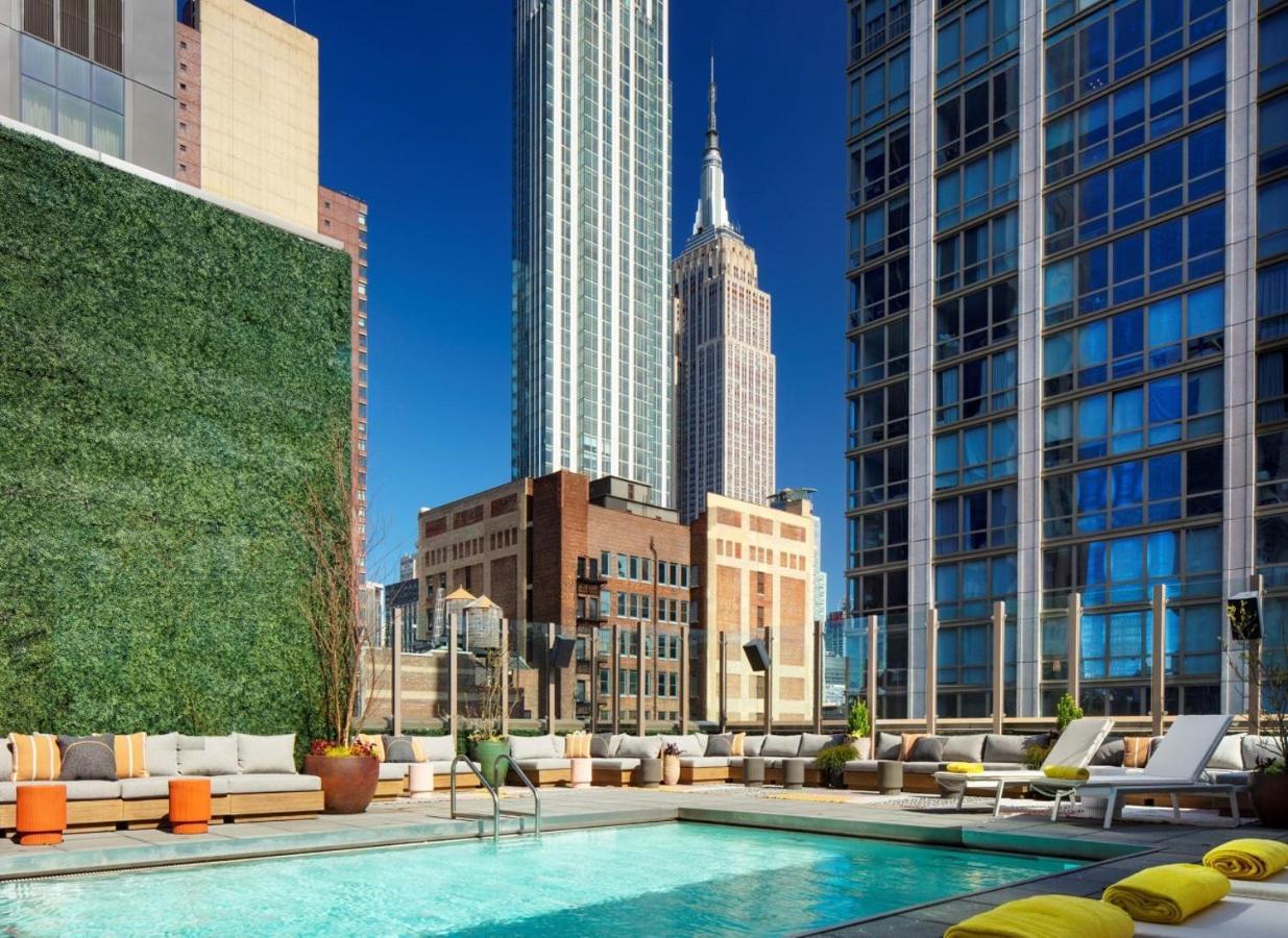 Royalton Park Avenue Hotel New York Exterior photo The rooftop pool at the Standard East Village