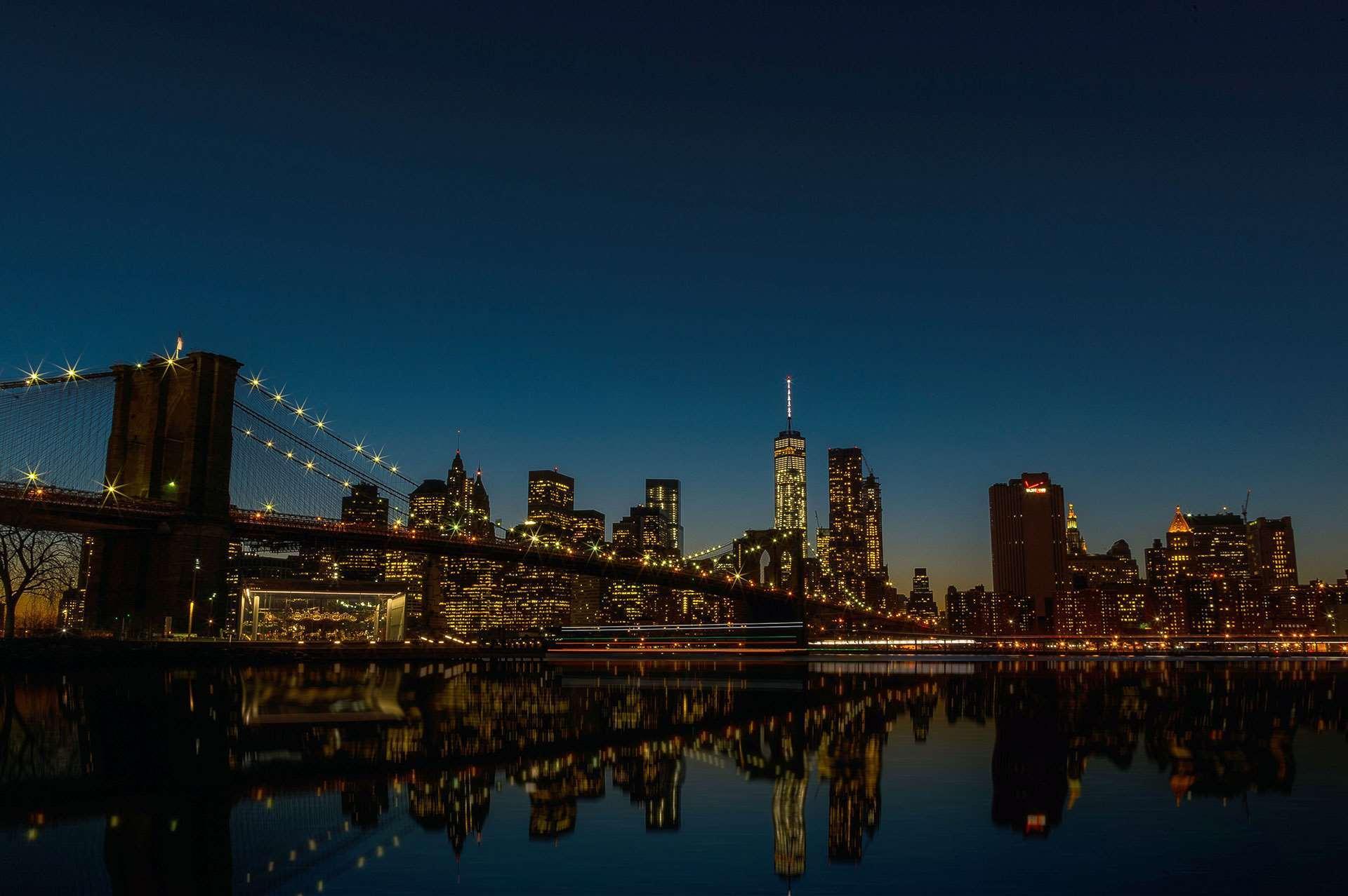 Royalton Park Avenue Hotel New York Exterior photo Manhattan skyline at night