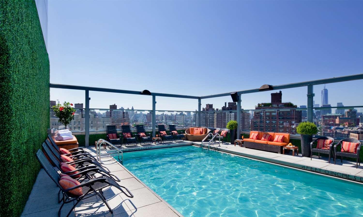 Royalton Park Avenue Hotel New York Exterior photo Rooftop pool