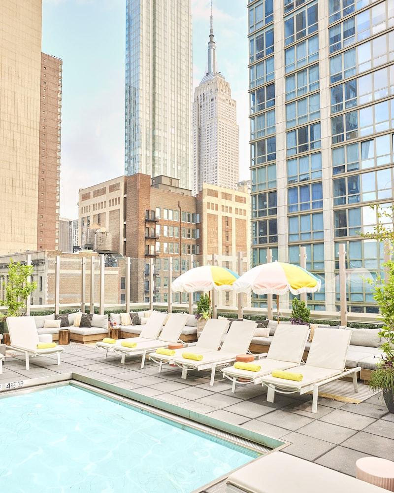 Royalton Park Avenue Hotel New York Exterior photo Rooftop pool at the Standard East Village